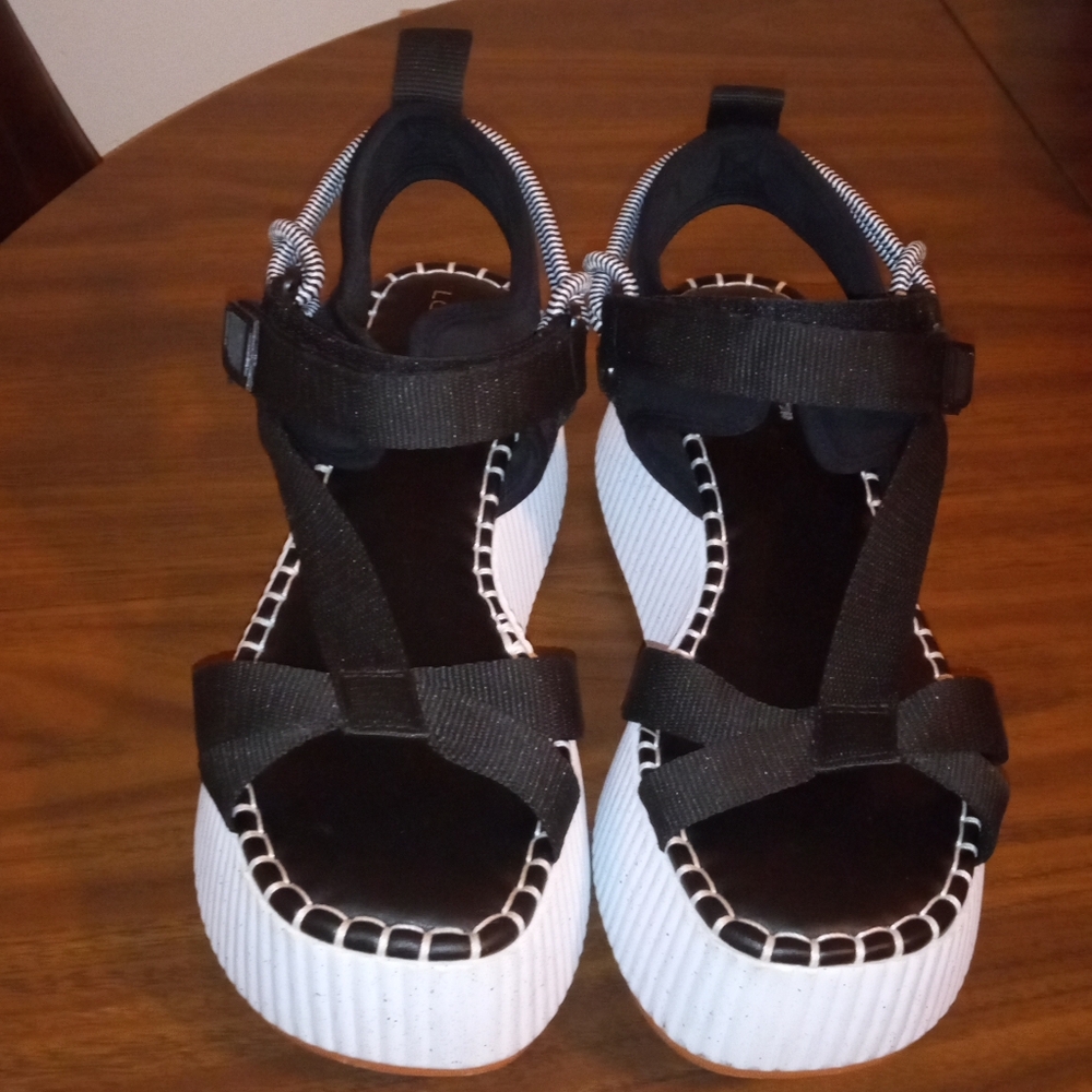 Love‎ Rio Platform Sandals - Picture 2 of 6